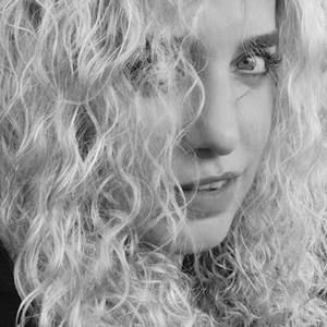 Meet your Posher, Sinem